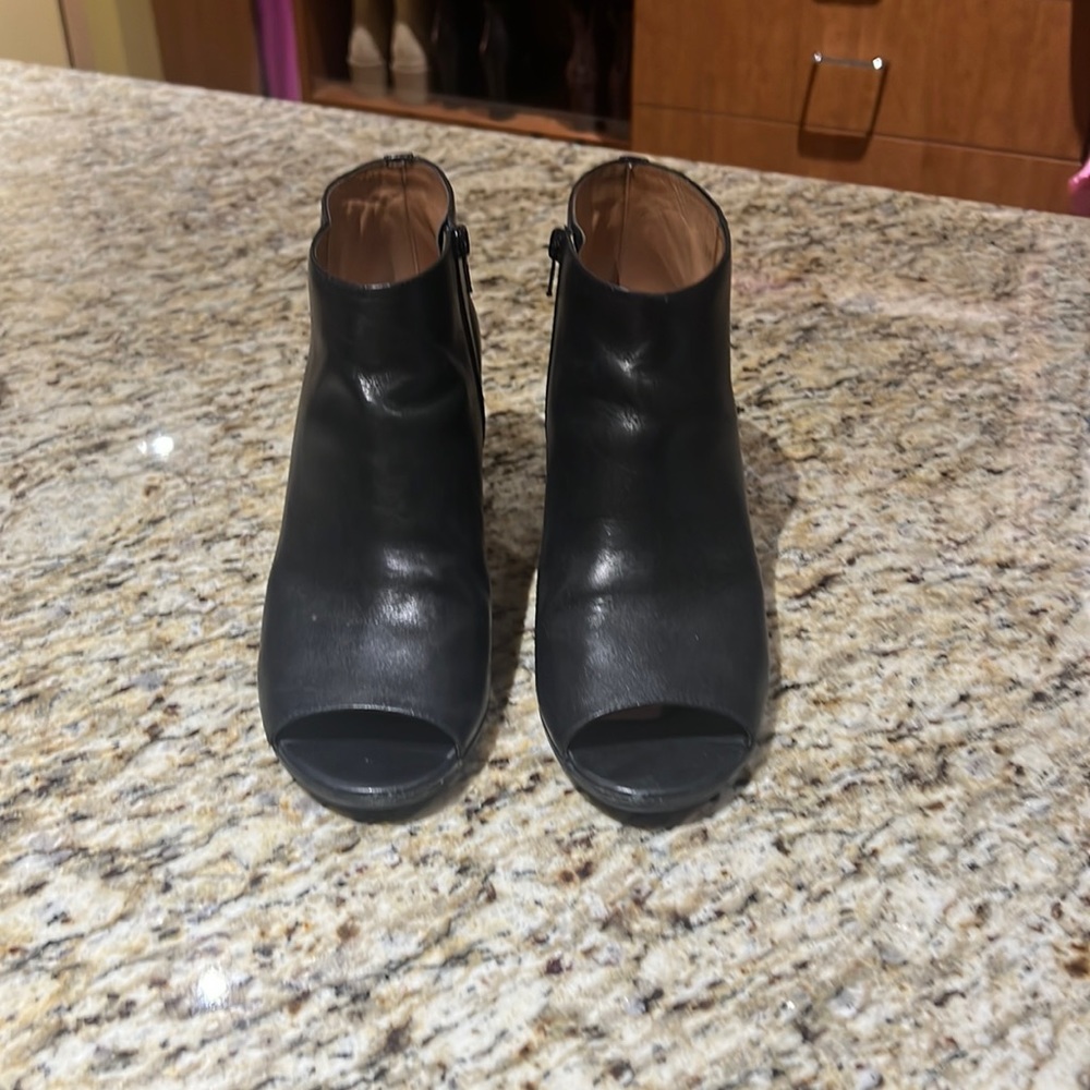 Maison Margiela blk peep toe ankle boot. Size 37.5 leather covered 2” heel.